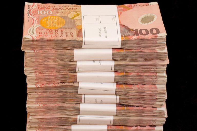 100-nzd-bills-for-sale-online-ready-prop-money